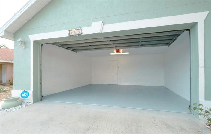 Image No.2-5 Bed Property for sale