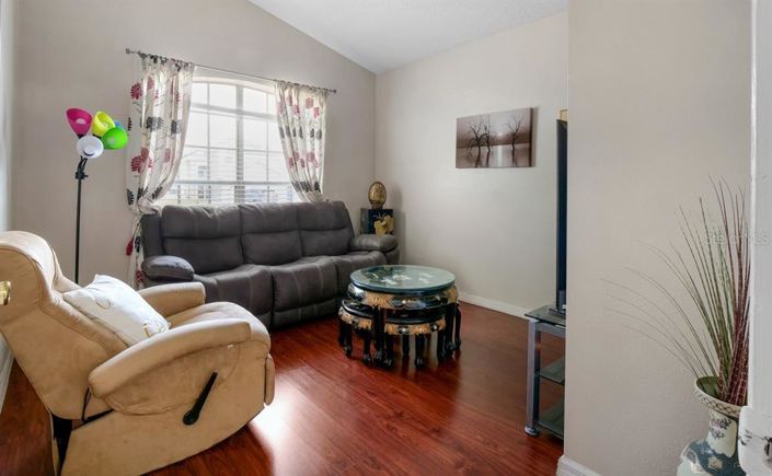 Image No.20-5 Bed Property for sale