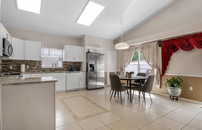 Image No.24-5 Bed Property for sale