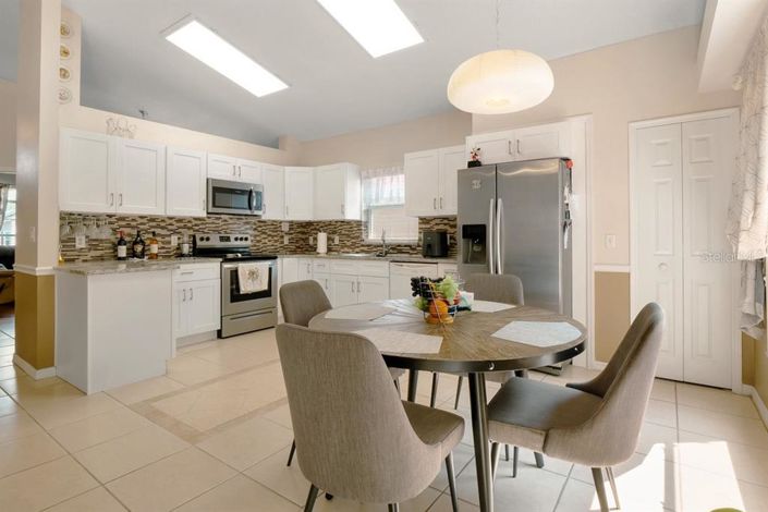 Image No.26-5 Bed Property for sale