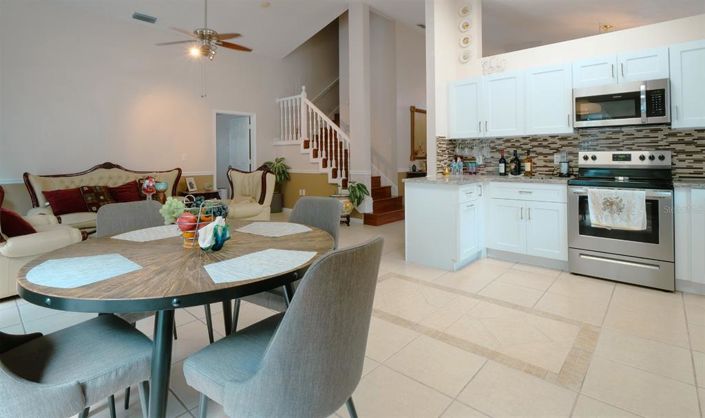 Image No.28-5 Bed Property for sale