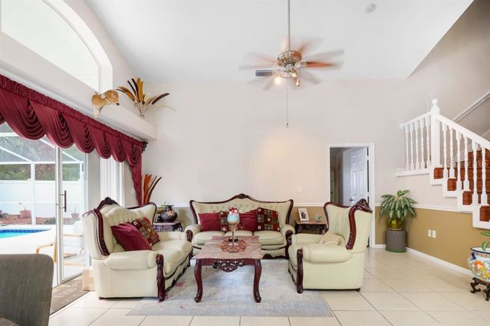 Image No.30-5 Bed Property for sale