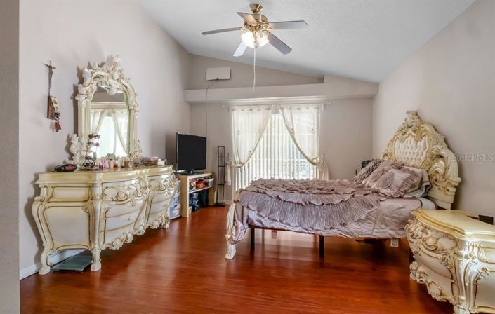 Image No.33-5 Bed Property for sale