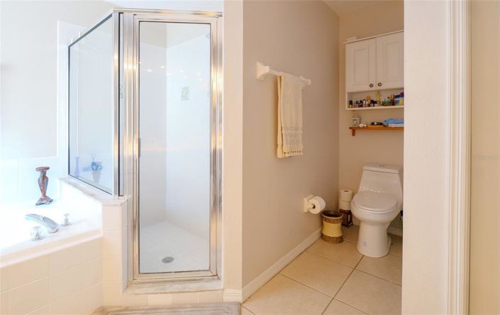 Image No.36-5 Bed Property for sale