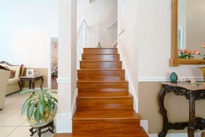 Image No.38-5 Bed Property for sale