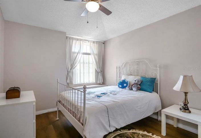 Image No.43-5 Bed Property for sale