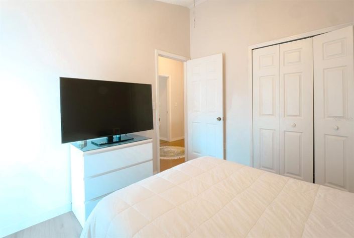 Image No.52-5 Bed Property for sale