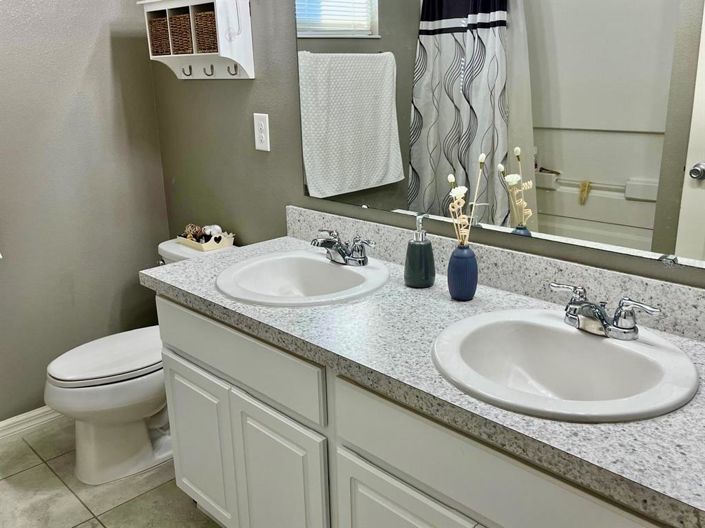 Image No.14-4 Bed Property for sale