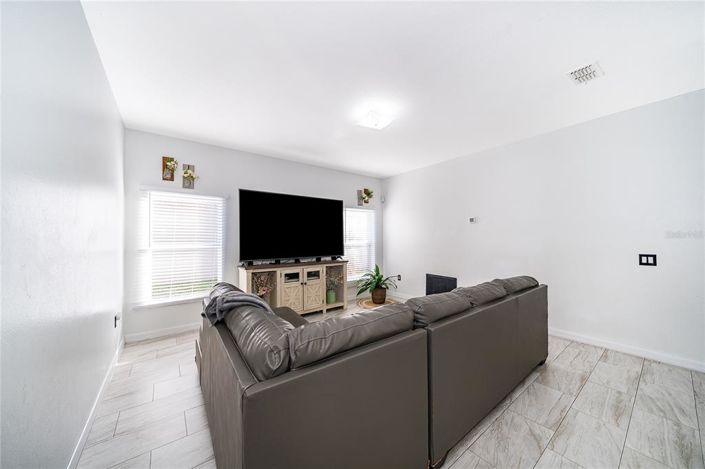 Image No.20-4 Bed Property for sale