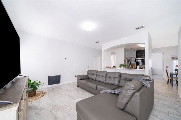 Image No.23-4 Bed Property for sale