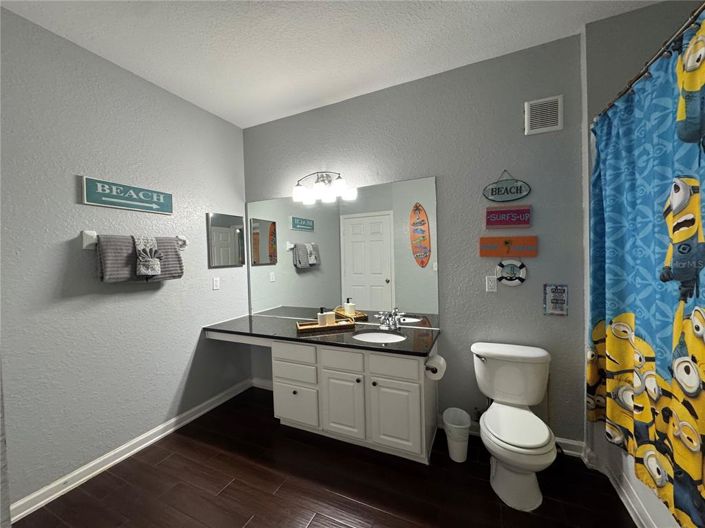 Image No.12-3 Bed Property for sale