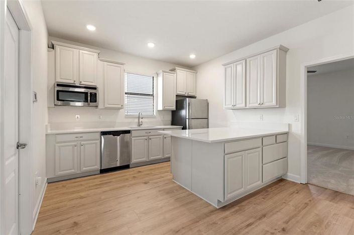 Image No.21-6 Bed Property for sale