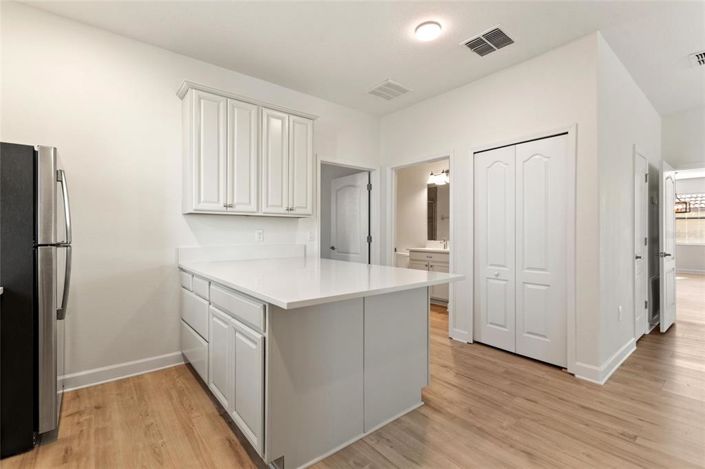 Image No.22-6 Bed Property for sale