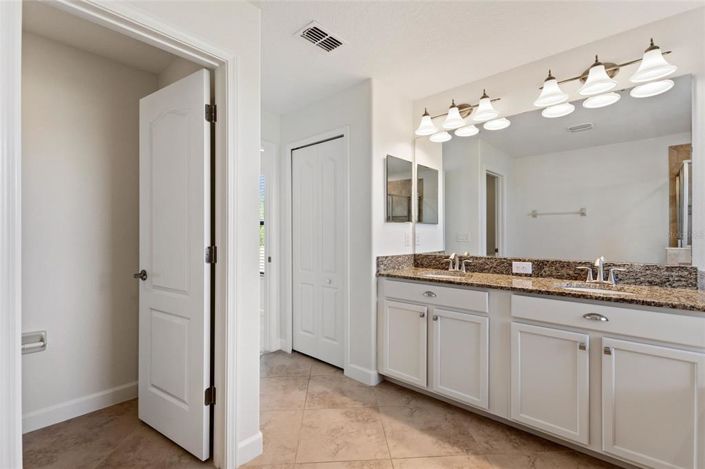 Image No.31-6 Bed Property for sale