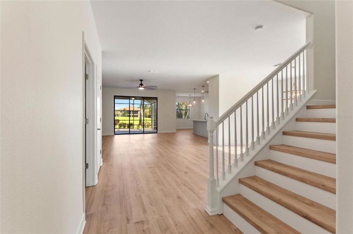 Image No.4-6 Bed Property for sale