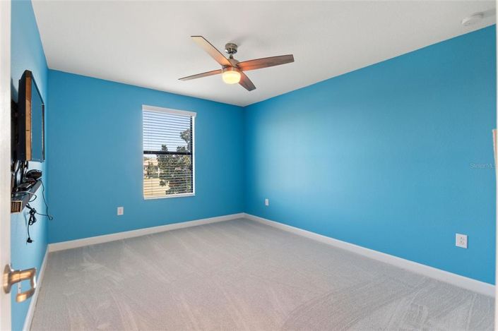 Image No.41-6 Bed Property for sale