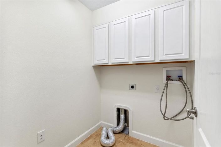 Image No.46-6 Bed Property for sale