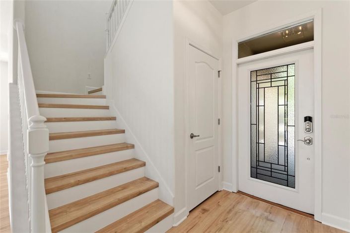 Image No.5-6 Bed Property for sale