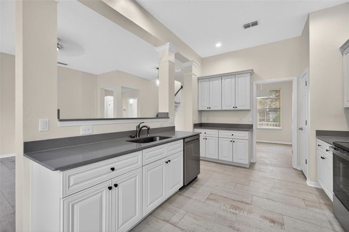 Image No.18-3 Bed Property for sale