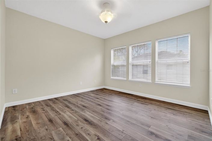 Image No.30-3 Bed Property for sale