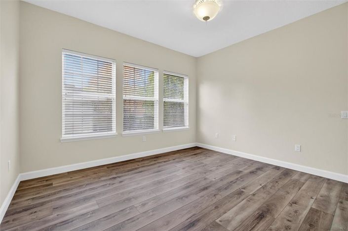 Image No.32-3 Bed Property for sale