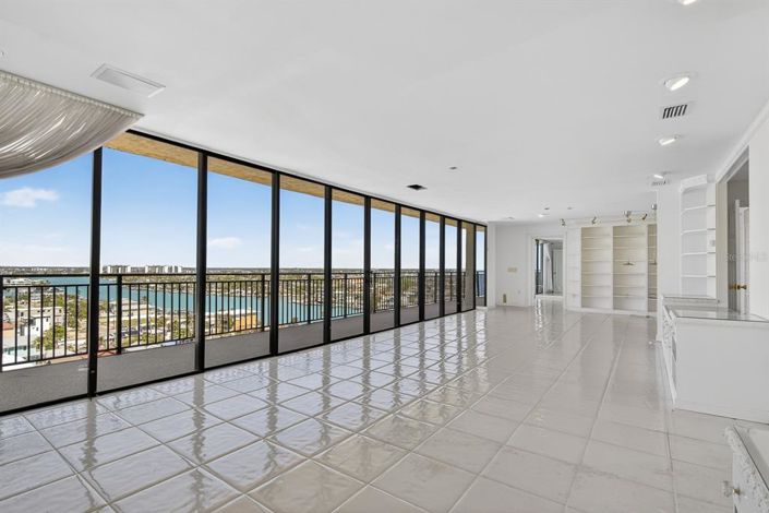 Image No.11-3 Bed Property for sale