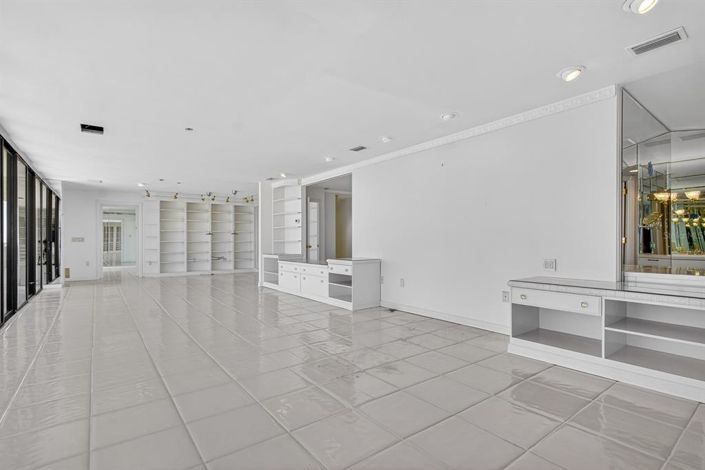 Image No.12-3 Bed Property for sale