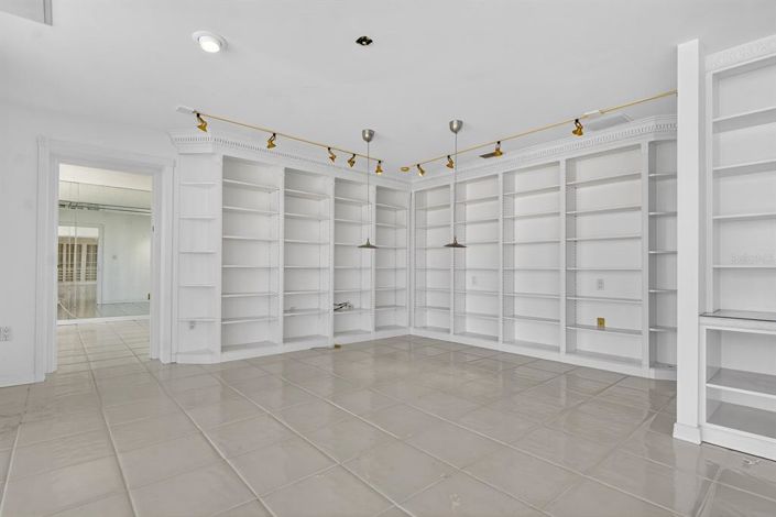 Image No.13-3 Bed Property for sale