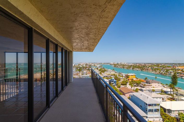 Image No.15-3 Bed Property for sale