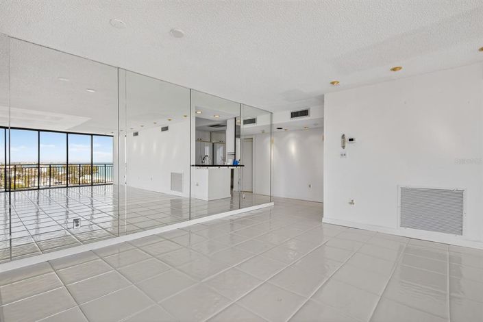 Image No.19-3 Bed Property for sale