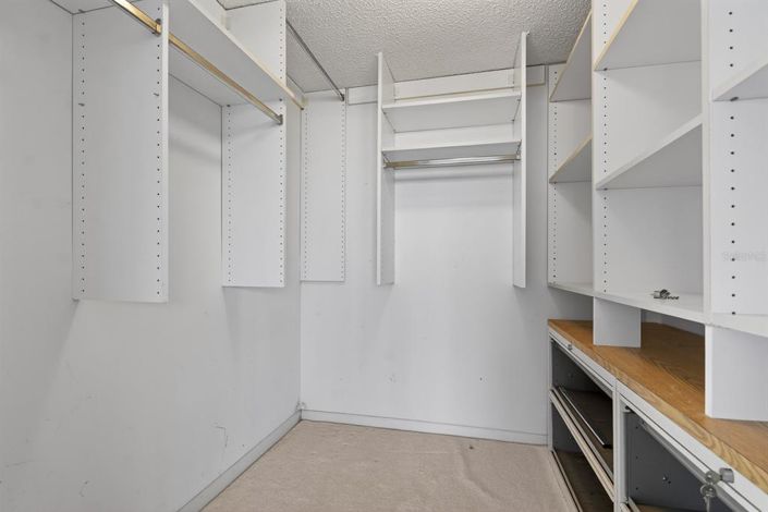 Image No.28-3 Bed Property for sale