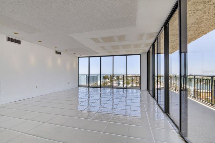 Image No.6-3 Bed Property for sale