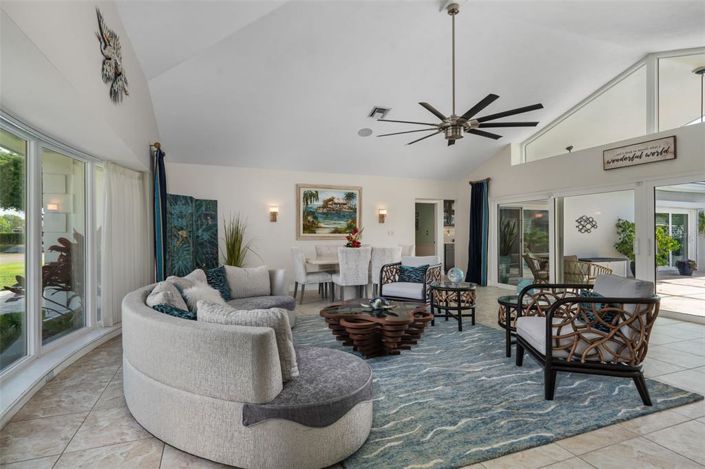 Image No.11-Propriété de 3 chambres à vendre à St. Petersburg