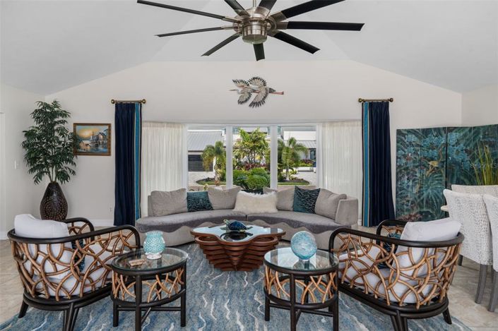 Image No.13-3 Bed Property for sale