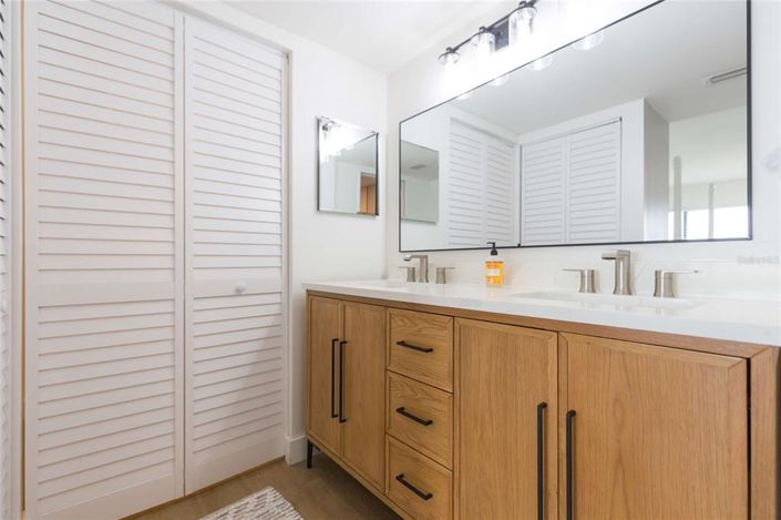 Image No.26-2 Bed Property for sale