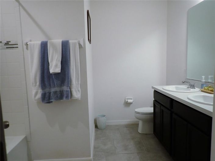 Image No.17-3 Bed Property for sale