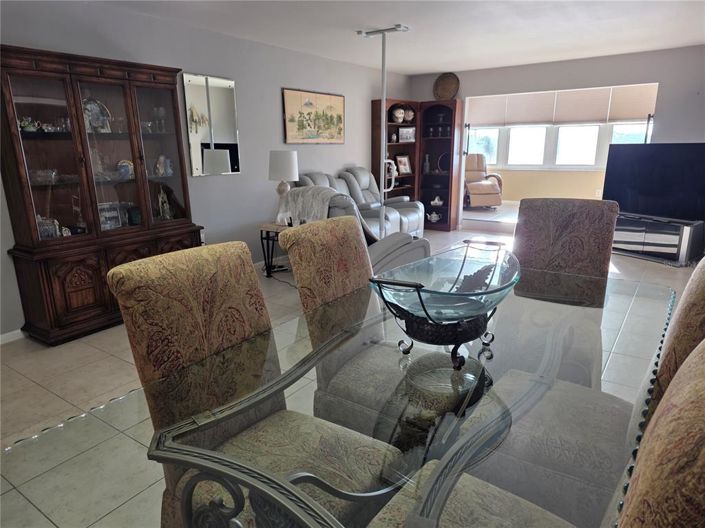 Image No.15-2 Bed Property for sale