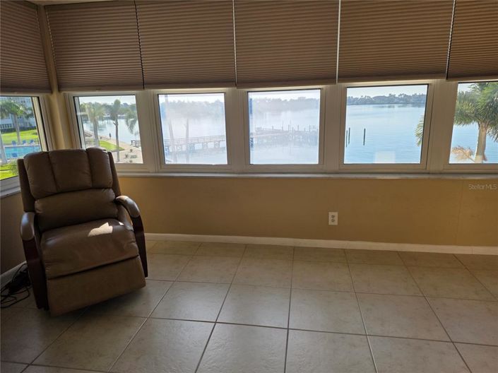 Image No.27-2 Bed Property for sale