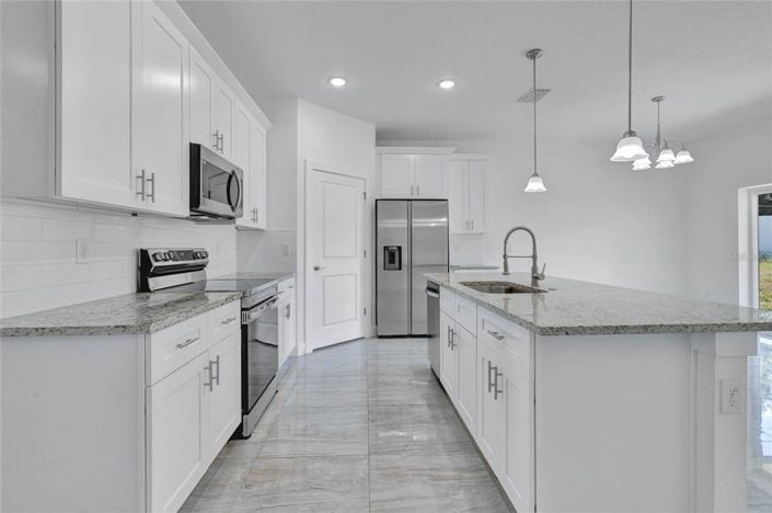 Image No.4-4 Bed Property for sale