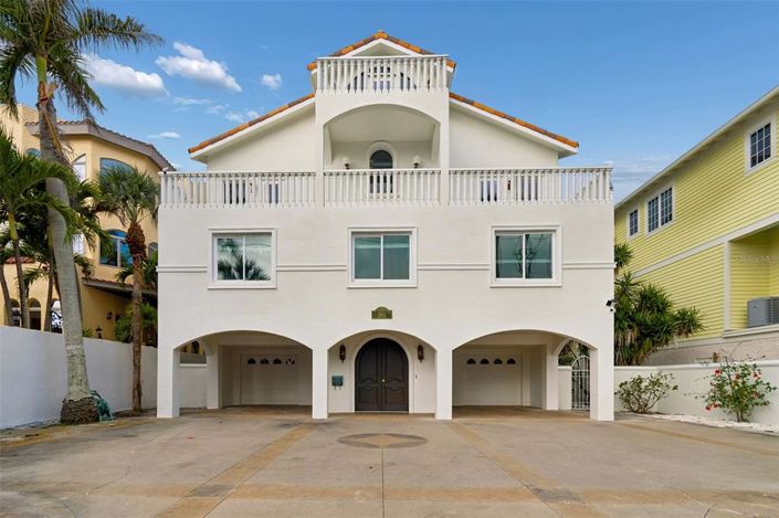 Image No.2-Propriété de 6 chambres à vendre à St. Pete Beach