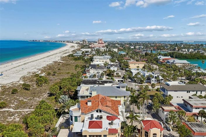 Image No.5-Propriété de 6 chambres à vendre à St. Pete Beach