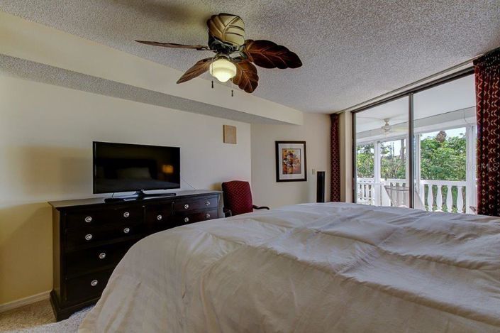 Image No.12-2 Bed Property for sale