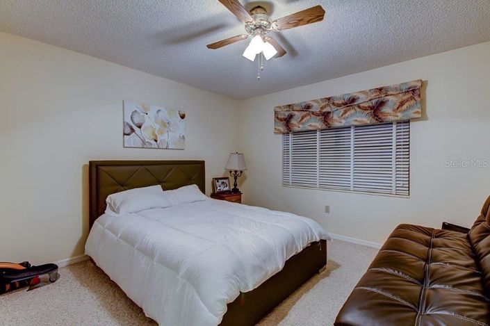 Image No.17-2 Bed Property for sale