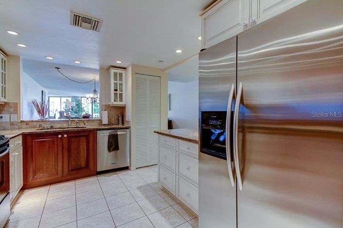 Image No.2-2 Bed Property for sale