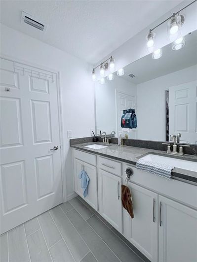 Image No.25-5 Bed Property for sale