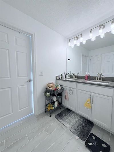 Image No.35-5 Bed Property for sale