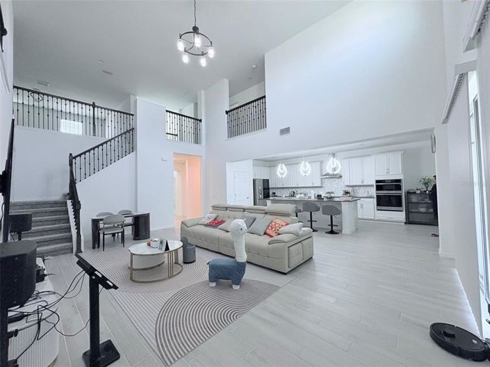 Image No.7-5 Bed Property for sale