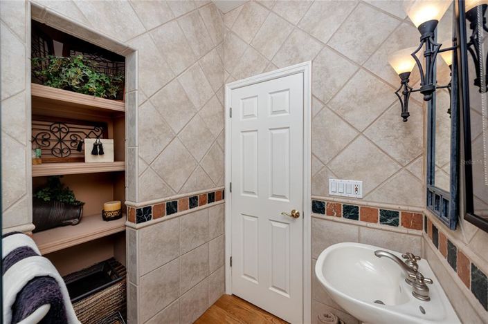 Image No.15-3 Bed Property for sale