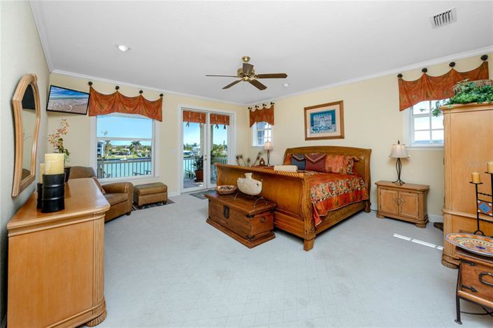 Image No.18-3 Bed Property for sale