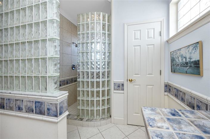 Image No.27-3 Bed Property for sale